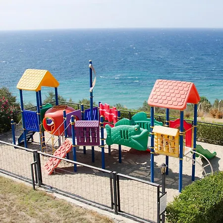מלון Sealight Family Club *